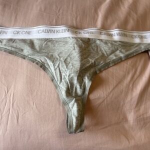 * Bundle Me * Calvin Klein Thong